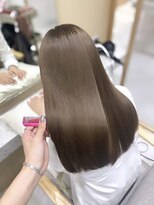 ミシェリー(misherry)&nbsp;オリーブベージュ/くすみベージュ/ツヤ髪スタイル/ブルージュ