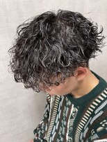 ジーナ 天神(Zina)&nbsp;波巻きスパイラル/波打ちパーマ