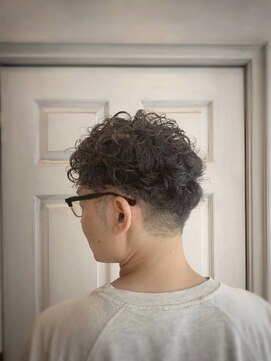 アロマ ヘアー ルーム 新宿3号店(AROMA hair room) ツーブロック/メンズパーマ/無造作カール