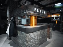 ブラック(BLACK)の雰囲気（8席ある開放感あるカッコイイ店内【ツーブロ/フェード】）