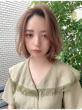 マリアバイアフロート(Maria by AFLOAT) 【shige】耳掛けウエーブパーマフォギーベージュスリークボブ