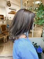 アミュレ(Amule)&nbsp;くびれミディアムシルバーグレージュ