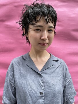 リル(Lilu) 2021/自然なくせに耳を傾けたスタイル