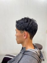 ソイクフ(SOY KUFU)&nbsp;MEN’S HAIR アッシュブラック束感ショートカルマパーマ