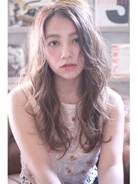ラべリー 池袋(LOVELEY) ハイトーンウルフカット