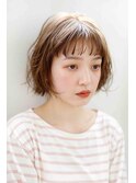 ショートバング　切りっぱなしボブ　外ハネ