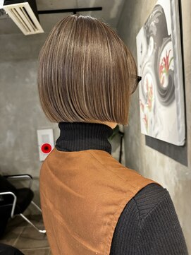 ブルックス ハイライト バレイヤージュ ボブ レイヤーボブ 30代