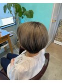 ショートボブ