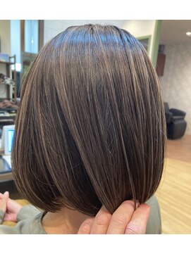 イフバイフィーカ(iF. by FiiKA) 艶ボブ×極細ナチュラルハイライト×白髪ぼかし