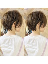 ネオリーブ モカ 川崎チネチッタ店(Neolive mocca)&nbsp;大人美人ショート  小顔前下がり 丸み アッシュベージュ 川崎