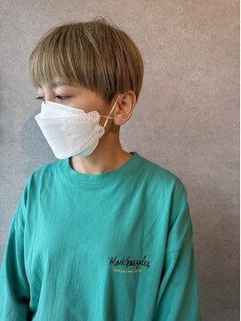 イトシテ ハイトーンカラー×マッシュショート【担当　ジン　トモヒト】