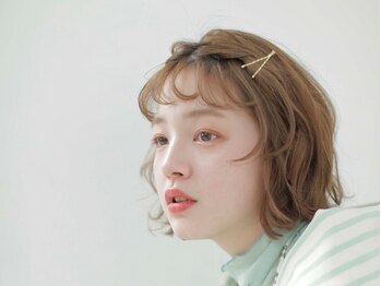 アン ヘアーズ(ann HAIRS)の写真/似合わせヘア◎カジュアルガーリーな雰囲気を愉しむために、髪に動きと柔らかさをプラスしていきましょう。