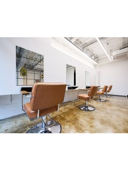 高い技術力と細やかな接客であなたをお迎えします！また来店したくなる、ほっと一息つけるサロン＊