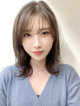 ブロウ ネックス ザ サロン 表参道(VLOW nex the salon) カールセミディシアカラーワンカール前髪カット小 顔カット