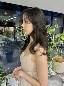 エム(M) 美髪ロング/透け感ブラック/地毛風カラー/グレーブラック