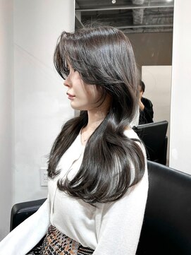 ニトバイアンキシム(nit by ahnkism) 韓国風レイヤーカット顔まわりくびれオルチャン堀江