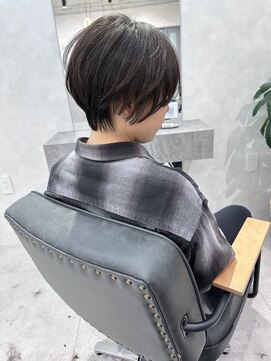 リノバイアクネ(lino by ACNE) 耳掛けショート/オリーブベージュボブ