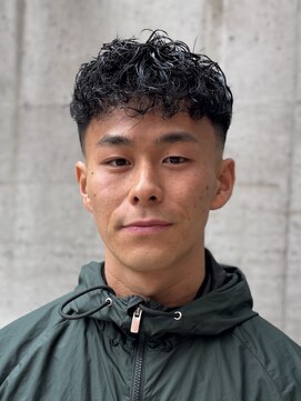 グラッシー(GLASSY) スペインカール/スパイキーショート/フェザーパーマ／フェード