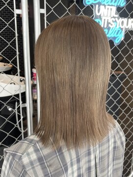 アイリス 天文館店(AIRIS) ミルクティーベージュ