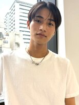 ユーフォリア 渋谷グランデ(Euphoria SHIBUYA GRANDE)&nbsp;センターパート ツーブロック 眉毛カット 韓国ヘア メンズカット