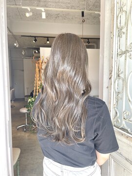 ノラ(Nora) ＊艶めくグレージュ＊