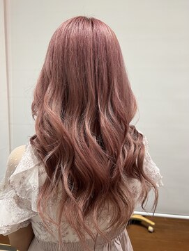 ピンクベージュ