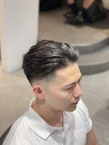 グルーマーズトウキョウ 渋谷店(GROOMER/S TOKYO)&nbsp;スリックバック 刈り上げセンターパート サーフカール フェード