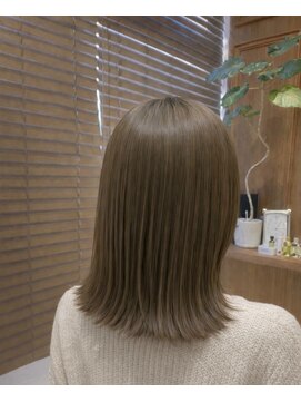 ラメールアヴェダ イオンモール秋田店(Lamelu AVEDA) オリーブベージュ