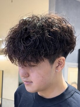 ベル 桑名(BHEL) 桑名スペインカールツイストパーマフェードフリンジカット強め