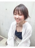 簡単スタイリング　ラフ　耳かけショートボブ