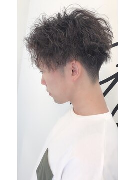 グロウム バイ アフェクト(glowm by AFFECT) 前下がり 刈り上げ ツイストスパイラルパーマ