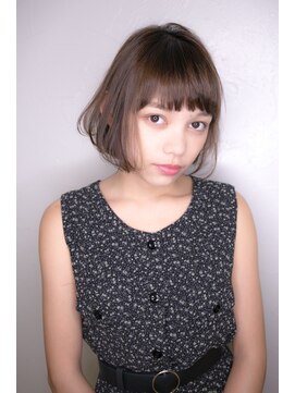 クラルス(Clarus) ベーシュカラーのヘルシーレイヤーミニマムボブ【中山】