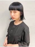 ワイドバング 黒髪 ボブ 切りっぱなし 刈り上げ