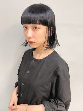 トゥコ(tuco) ワイドバング 黒髪 ボブ 切りっぱなし 刈り上げ
