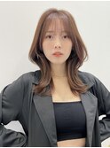 大人ヘアミディアムワンホン前髪あり丸顔面長エラ張りK20240226