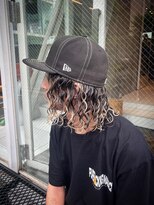 ビンゴ(BINGO)&nbsp;1806ツイストスパイラルパーマハイライトメッシュフェードカット