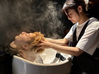 クロレ(CLORE)の写真/都内有名店でも人気の《Marbb》導入!マイクロバブルの力で頭皮や髪を素髪へ♪眠れる程のリラックスタイムを