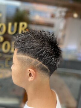 フォーコーナーズ(Four Corners) スキンフェード×ジェットモヒカン