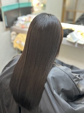 アリアバイエクラート 新宿南口店(ARiA by ECLART) 【最高峰艶髪】ナチュラル縮毛矯正☆