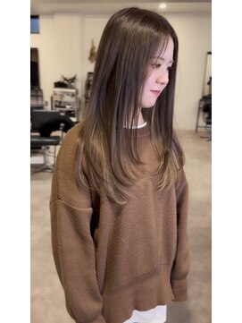 ナンバー(number+) 20代30代ラベンダーグレージュインナーカラーレイヤーカット