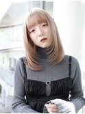 顔回りレイヤー/ぱっつん前髪/ホワイトブロンド/艶髪/鎌倉
