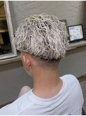 SNS100万回再生バズりヘアブリーチ極道パーマ