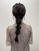 アカネ(Akane)&nbsp;ヘアセット　編み下ろしヘアアレンジ　20代　30代
