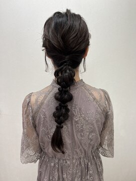 アカネ(Akane) ヘアセット　編み下ろしヘアアレンジ　20代　30代