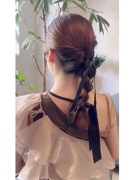 ルネ清水アネックス (Rune 清水 ANNEX) お呼ばれヘア 大人可愛いタイトポニー