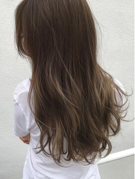 ヘアデザイン ソラ(Sola) ハイライトグラデーションオリーブグレージュカラー