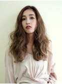 無造作ウェーブ ベージュカラー