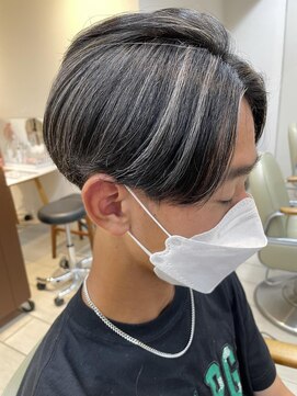 テトラ バイ ネオリーブ 横浜西口店(tetra by neolive) 横浜★ハイライトのセンターパート