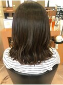 オリーブベージュ