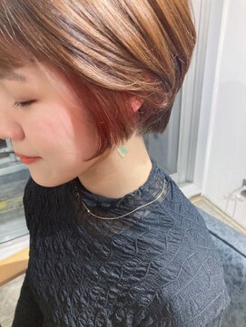 ロカ(roka) イヤリングカラーピンク×ショートボブ　インナーカラー